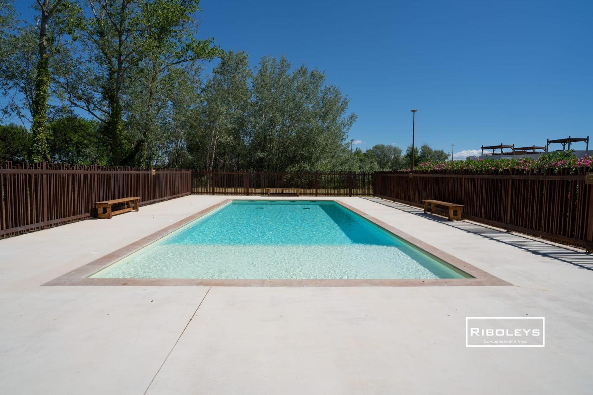 T4 Climatise Avec Piscine A 400M De La Mer Vias Exteriér fotografie